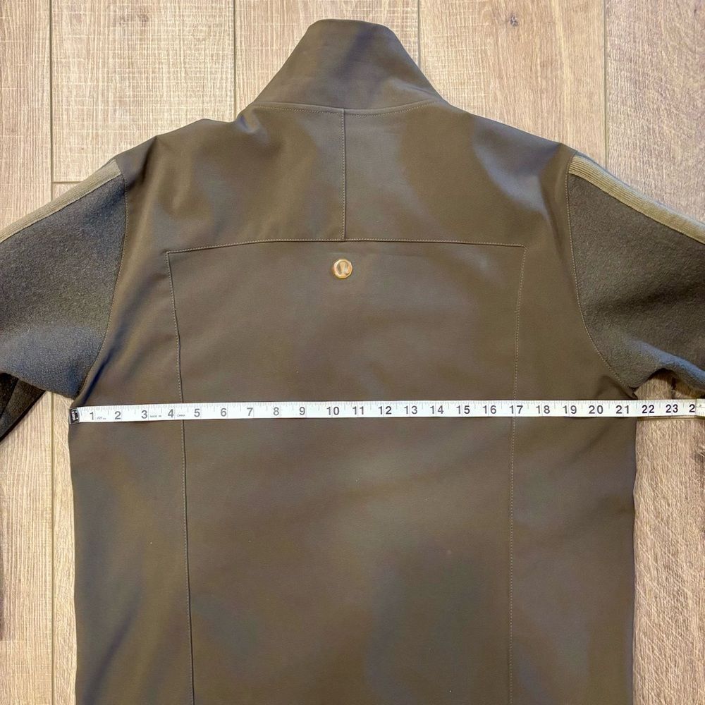 Lululemon Jacket - Picture 7 of 9